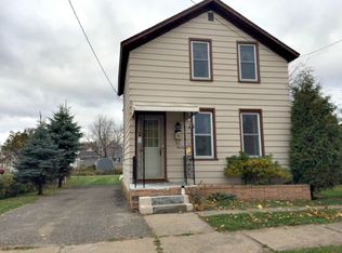 514 6th St, Iron Mountain, MI 49801