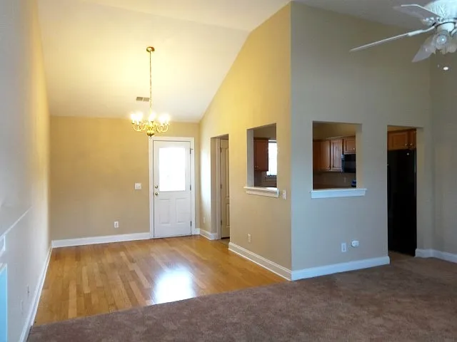 425 Equinox Cir — Photo 10