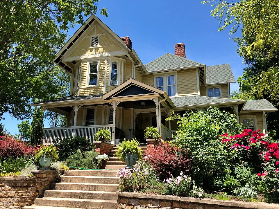 41 Starnes Ave #2