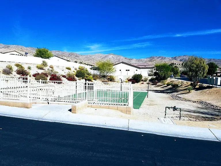 64032 Baylor Mountain Ct — Photo 24