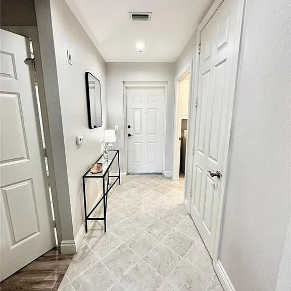 5076 Annunciation Cir #2305 — Photo 4
