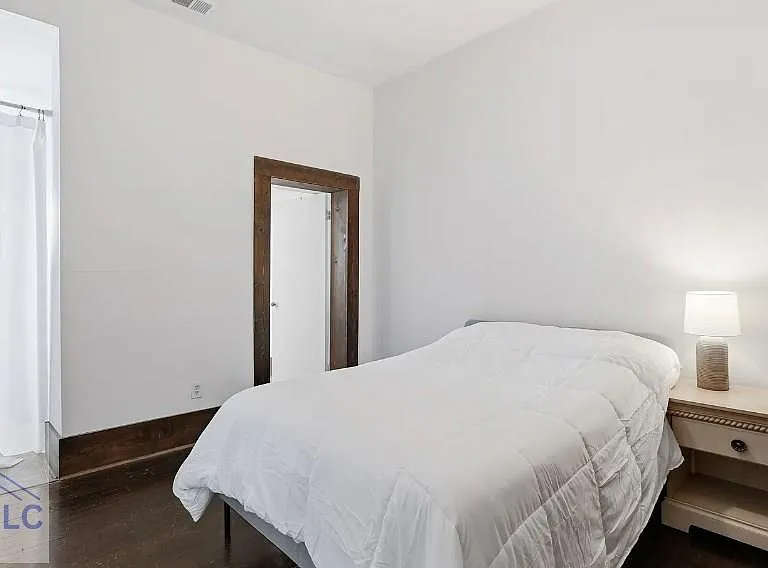 219 Abercorn St #F2 — Photo 10
