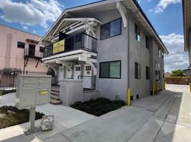 1016-1020 W. 42nd Street