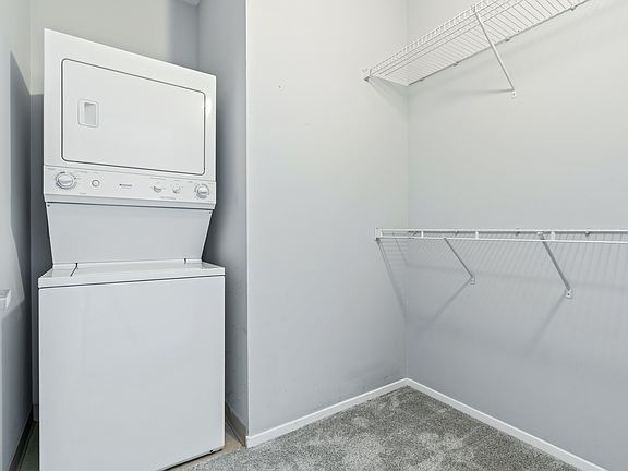 5th image of 330 N Jefferson St APT 706