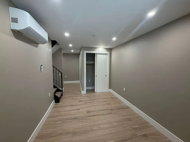 2911 Avenue D #1R — Photo 8