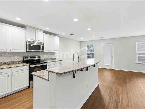 3rd image of 536 Rock Island Way