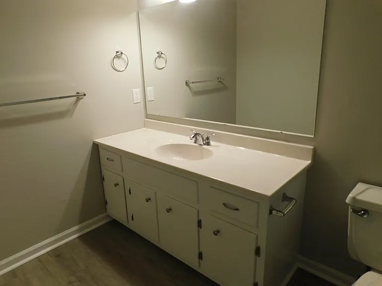 2119 Fendley Dr — Photo 17