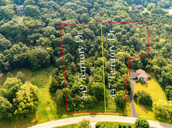 447 Territory Dr, Galena, IL 61036
