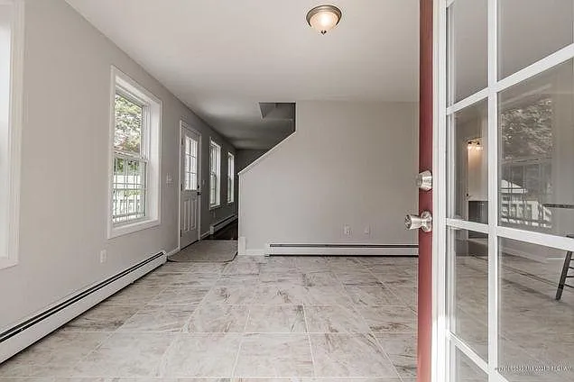 5 Eastman Ave — Photo 28