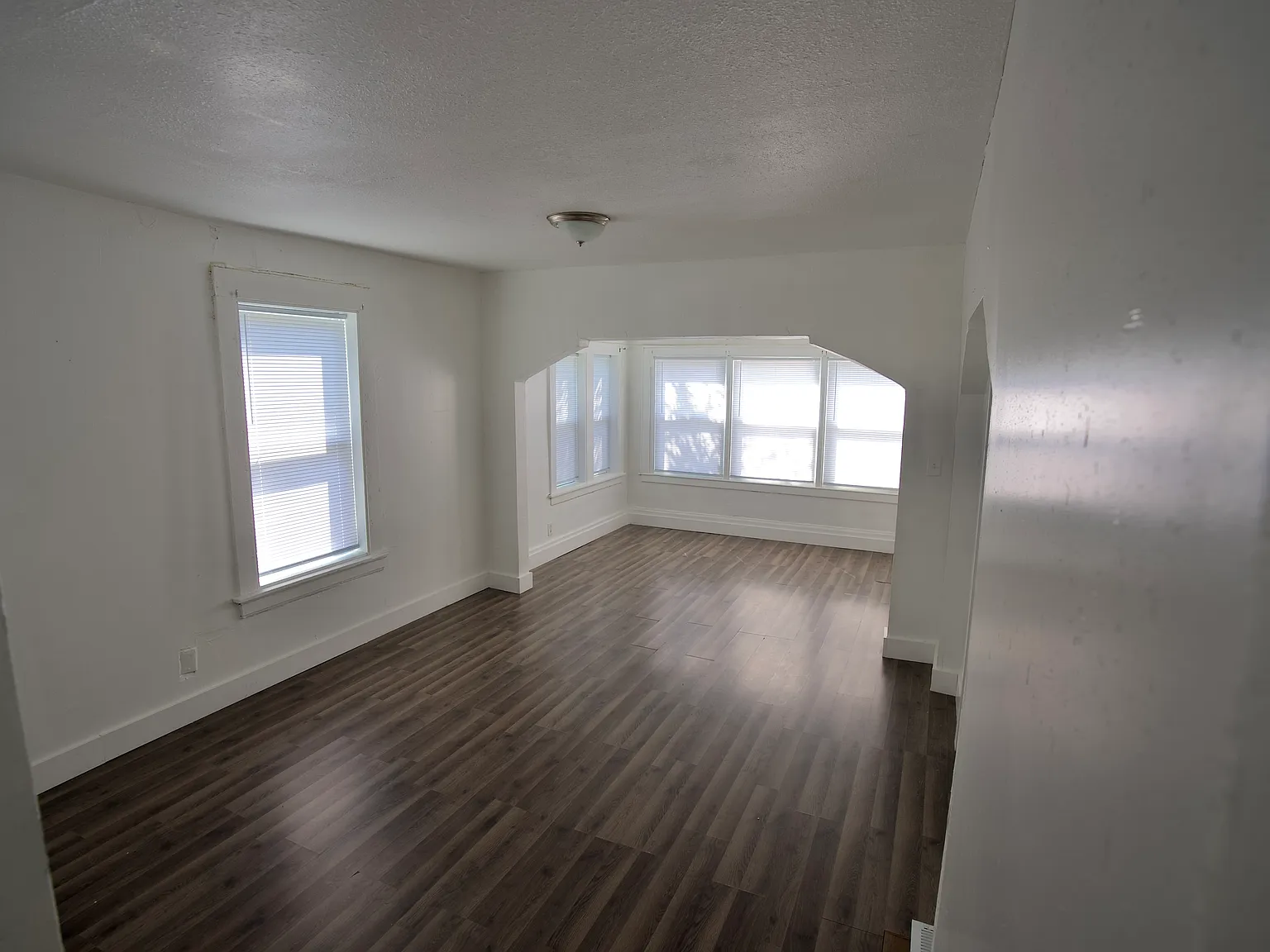 3 bed, 1200 sqft, $1,400 — Photo 4