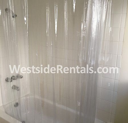 4th image of 903 N Gardner St