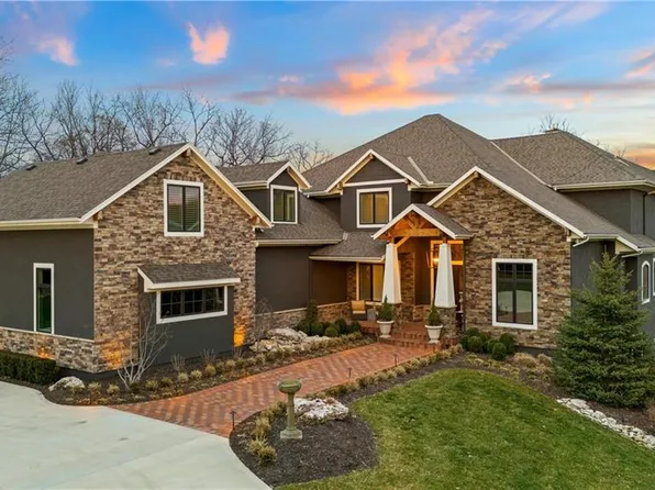 3700 W 180th Ter, Stilwell, KS 66085