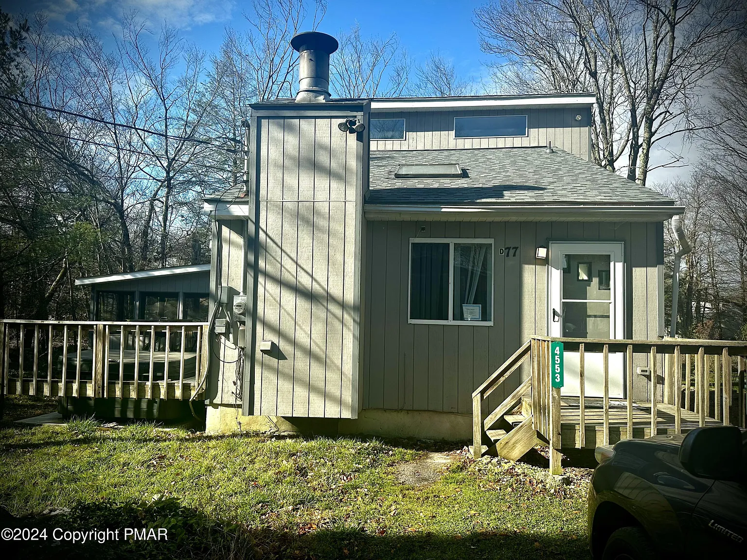 4553 Briarcliff Ter photo 1