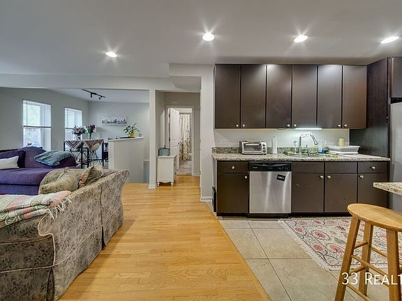 3rd image of 1418 W Arthur Ave #1