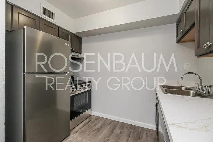 1050 W University Dr #202 — Photo 8