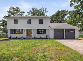 16 Black Oak Dr, Ocean View, NJ 08230