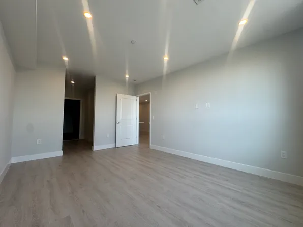 12 Brooks Street image 6 of 10