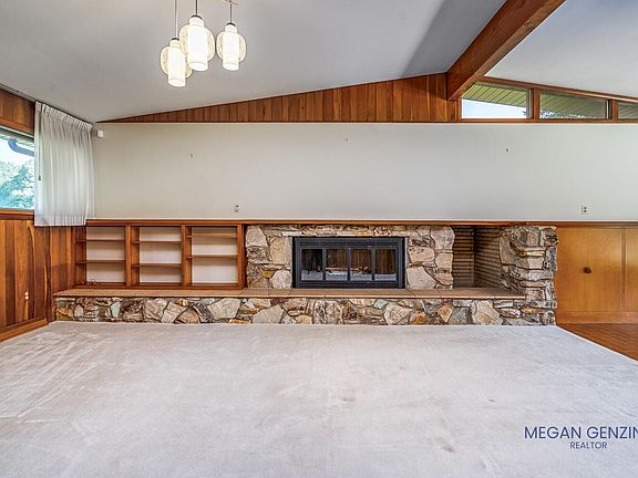 5th image of 1653 Acacia Dr NW