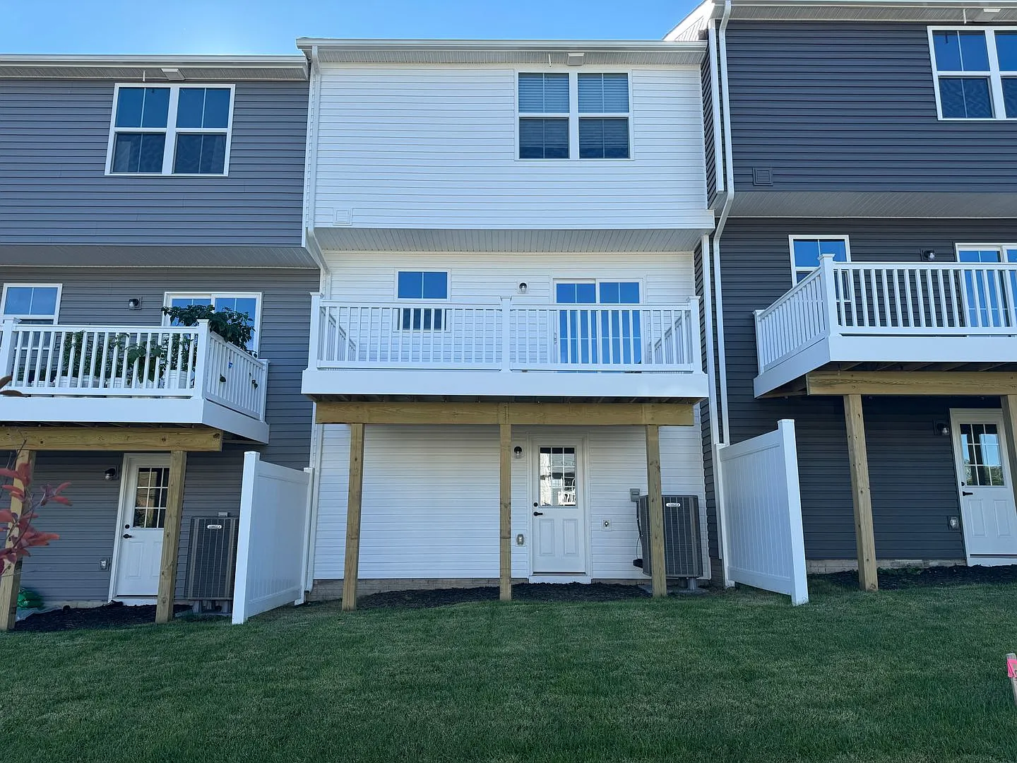 Brand-New 3-Bedroom Townhome in the Ridgeview Community — Photo 4
