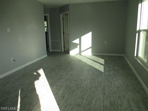4th image of 654 Canal Dr