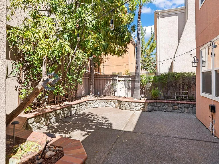 5830 Chambertin Dr — Photo 32