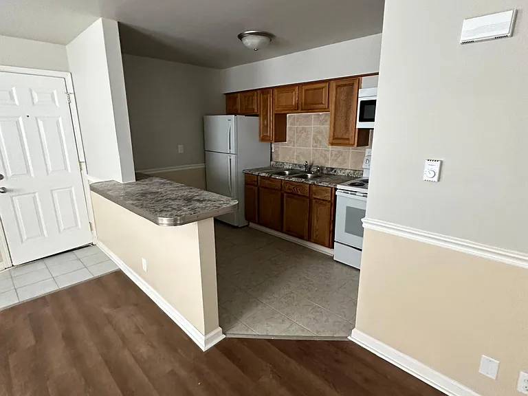 564 N Indiana Ave #1-2-8 — Photo 14