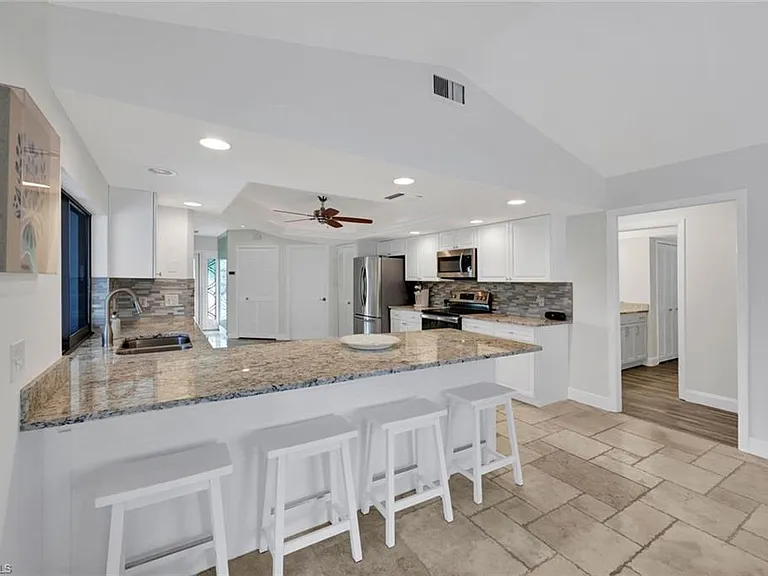9940 Treasure Cay Ln — Photo 8
