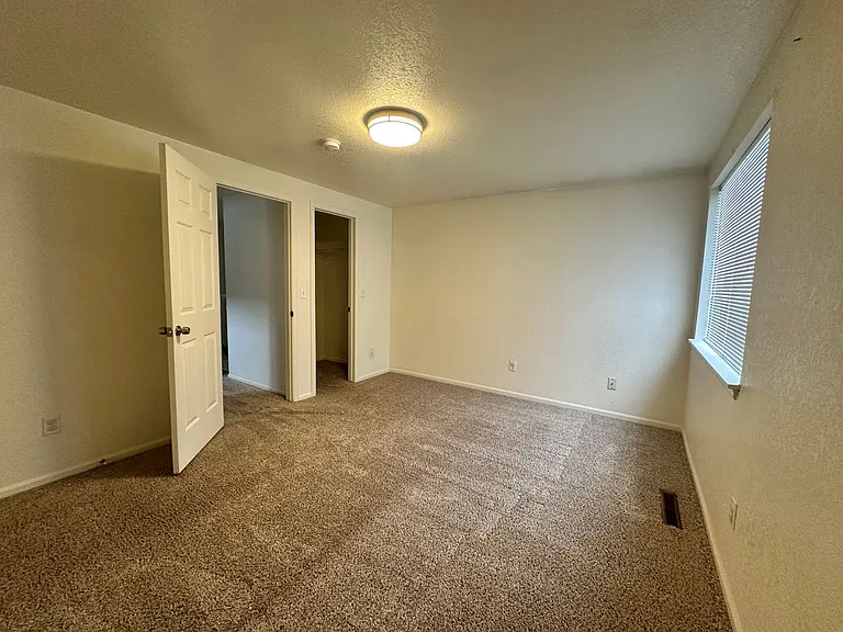 8024 Decatur St — Photo 8