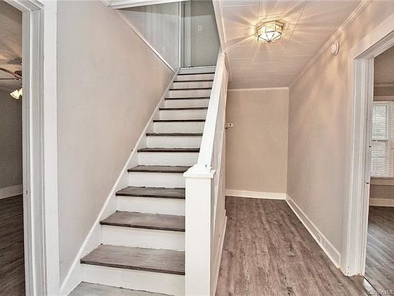 4th image of 225 W Turner St