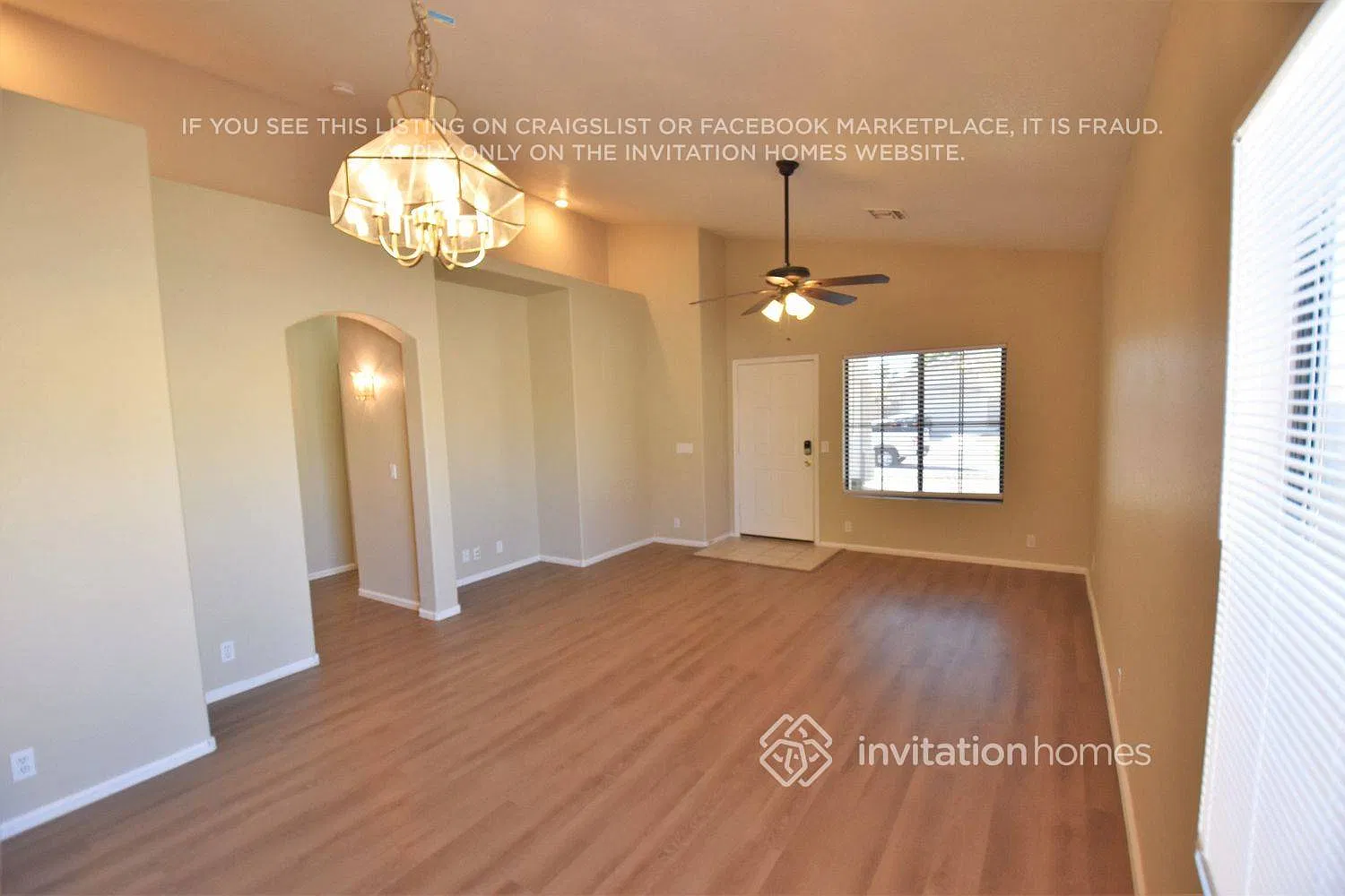 8934 W Paradise Dr Peoria, AZ 85345 — Photo 2