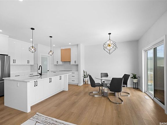 5th image of 243 Leskiw LANE
