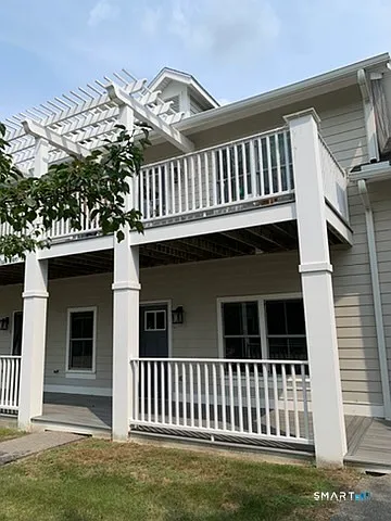 2 bed, 2.0 bath, 1017 sqft, $2,400 — Photo 2