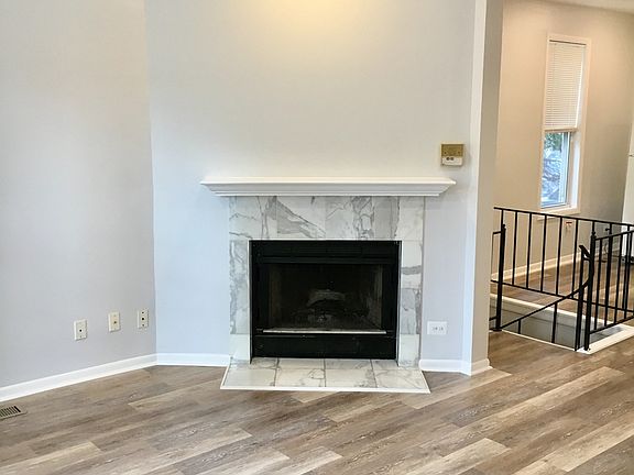 3rd image of 2451 N Marshfield Ave