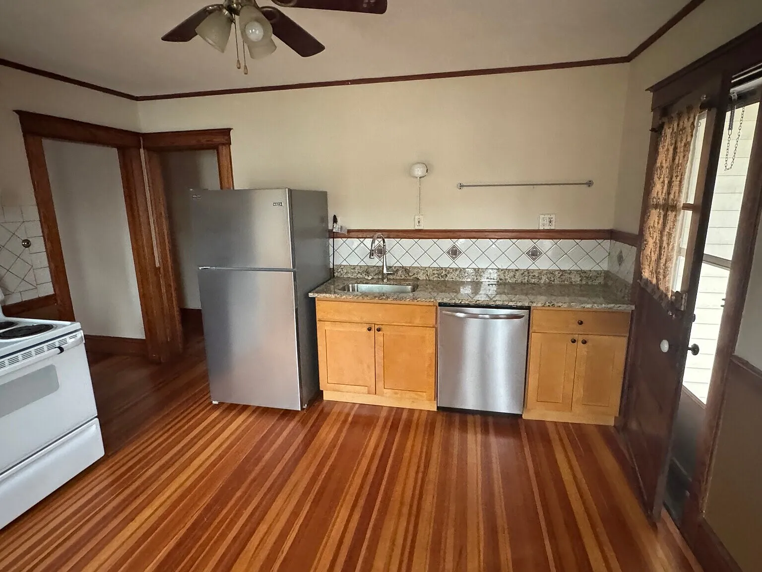 2 bed, 1350 sqft, $1,200 — Photo 2
