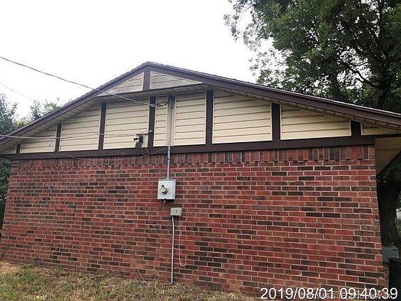 3rd image of 102 E Jackson Ave S