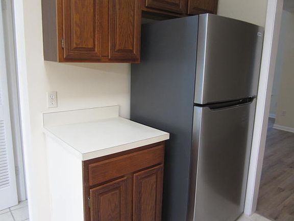5th image of 800 Bay Dr APT 7