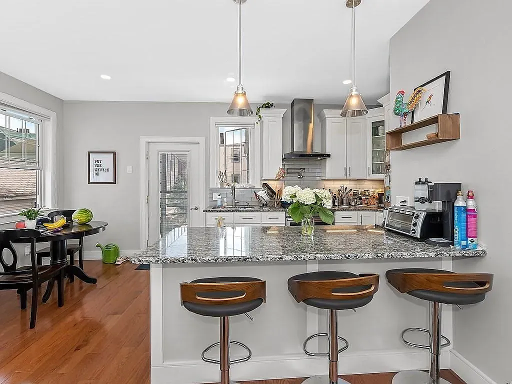 2 bed, 762 sqft, $4,550 — Photo 4
