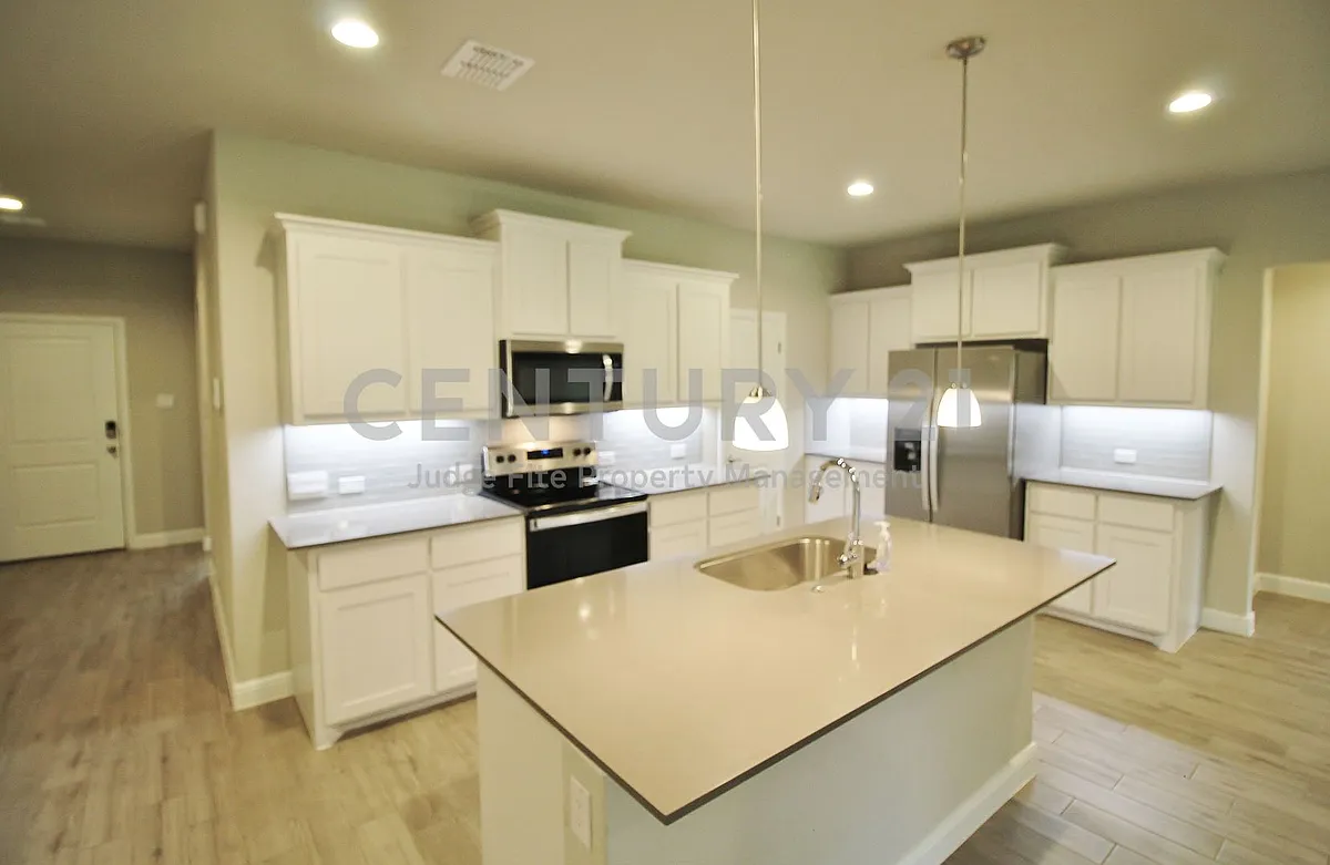 Building Photo - 1449 Bennett Dr