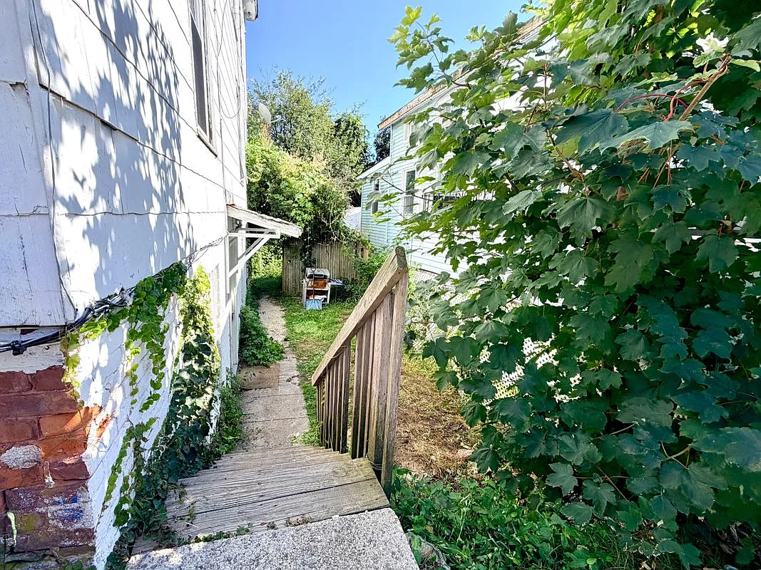 1 bed, 1.0 bath, 559 sqft, $1,300 — Photo 2