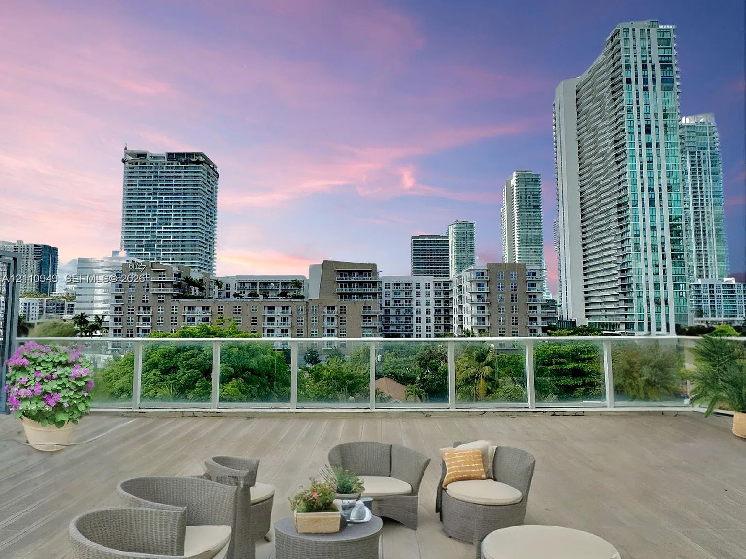 26 Edgewater Condo — Photo 1