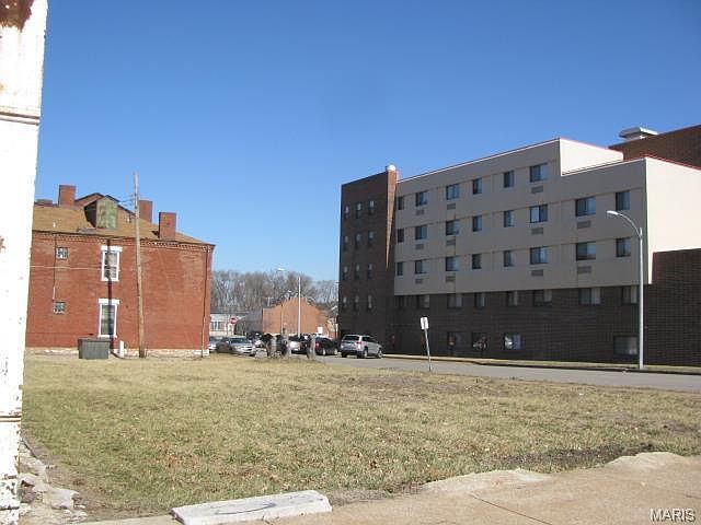 1st image of 1303-1305 Benton St