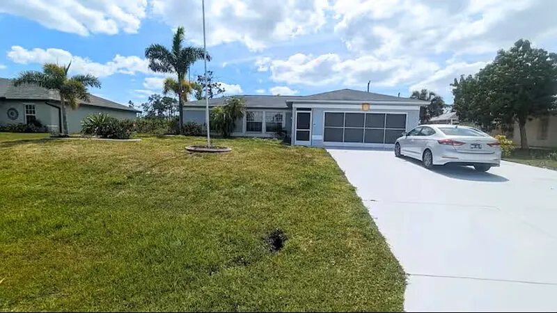 3 bed, 2.0 bath, 1192 sqft, $2,195 — Photo 2