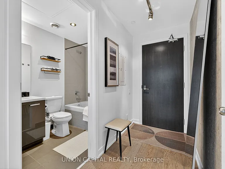 11 Charlotte St #1004 — Photo 20