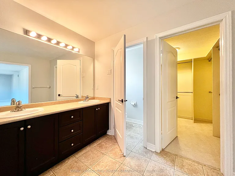 3306 Fox Run Cir — Photo 29