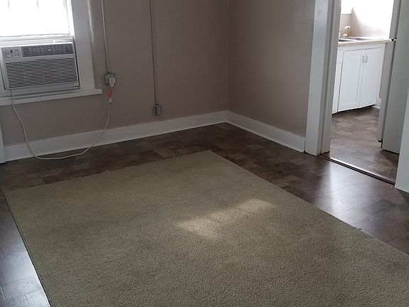 4th image of 303 1/2 S Osage Ave #3-1
