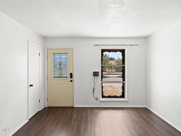 5th image of 5409 Edmonton Ave