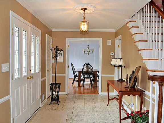 2nd image of 6818 Balfour Ct