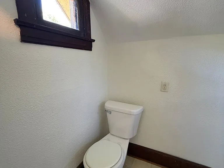 1305 N Church St — Photo 16