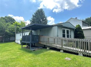 112 Postal Ln, Latrobe, PA 15650