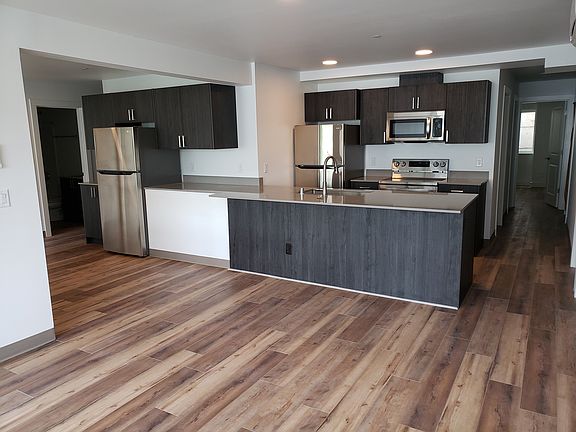 3rd image of 5200 22nd Ave NE #101